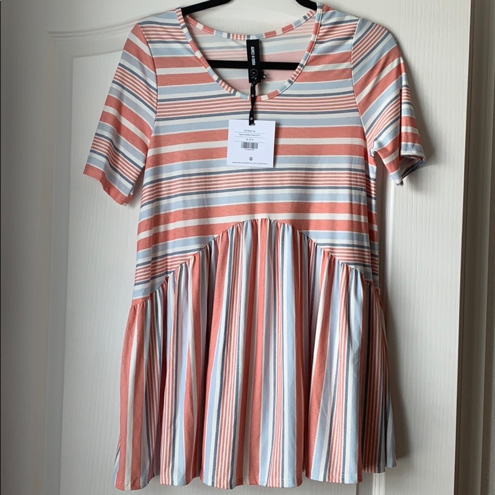 NWT Medium Agnes & Dora Muse Top
